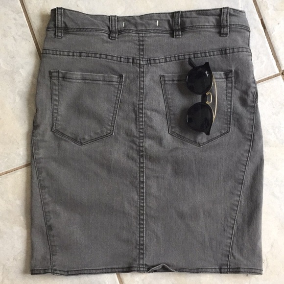 life in progress medium grey comfy jean skirt 🖤 - Picture 4 of 7